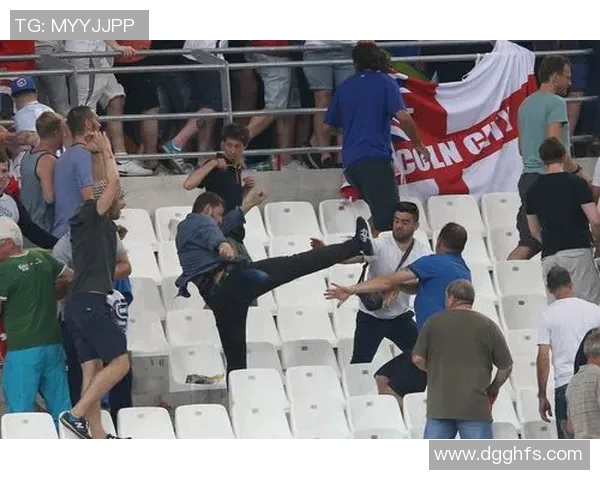 足球明星私密按摩视频曝光引发热议球迷反应不一